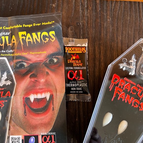 Dracula fangs - Dracula house Halloween - Picture 9 of 11